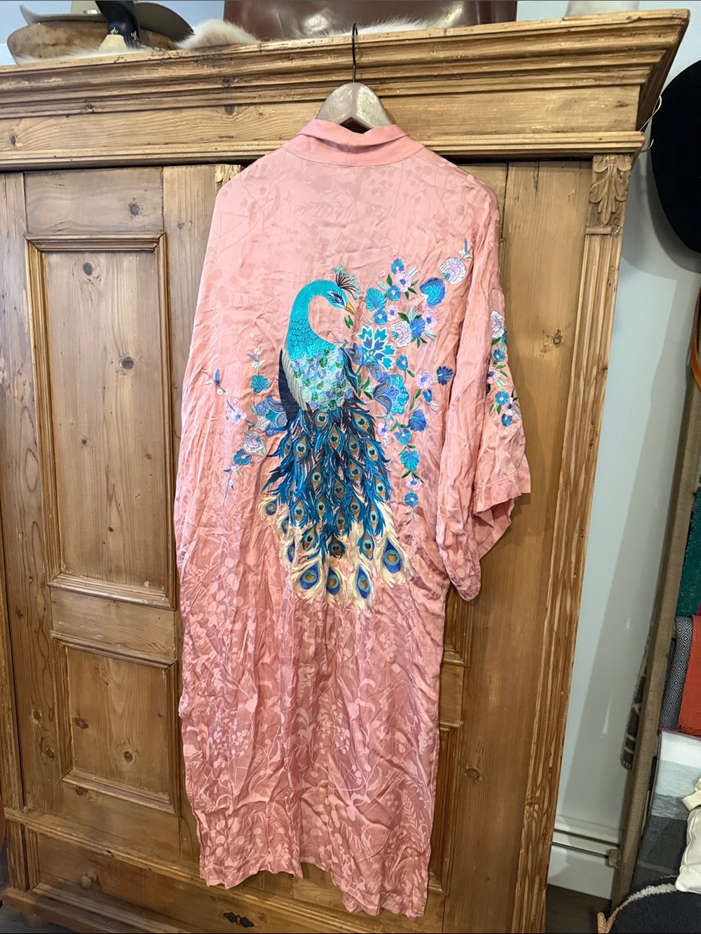 Spell Peacock Embroidered Robe - Picture 8 of 9